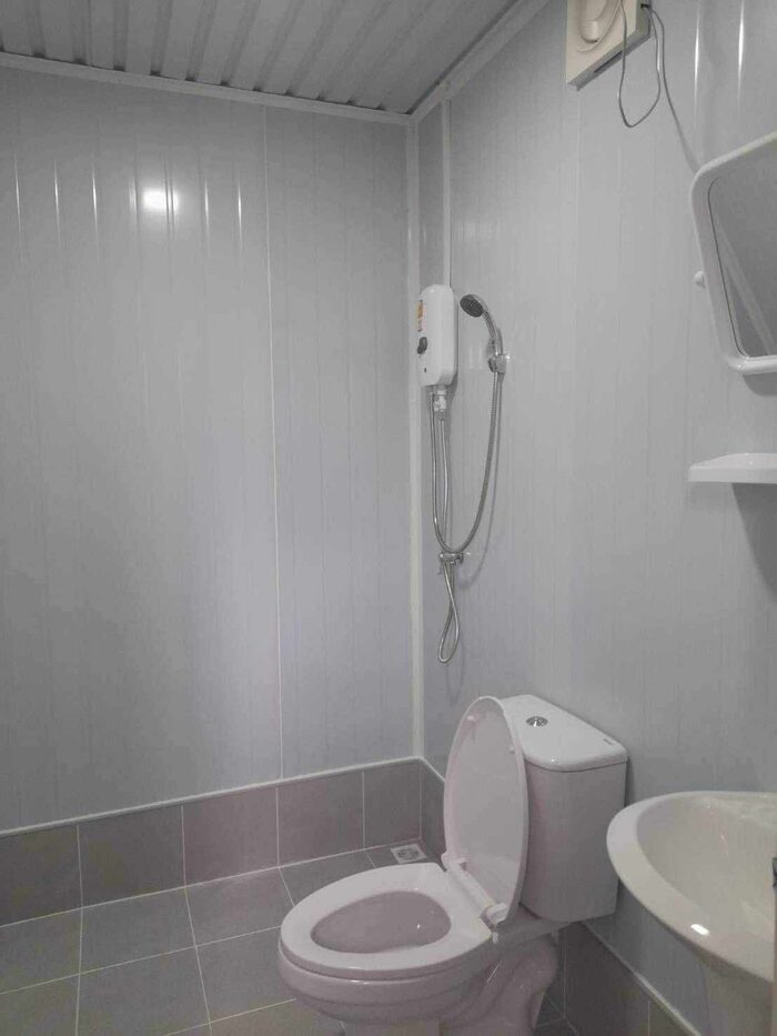 Bungalow 2 ensuite bathroom