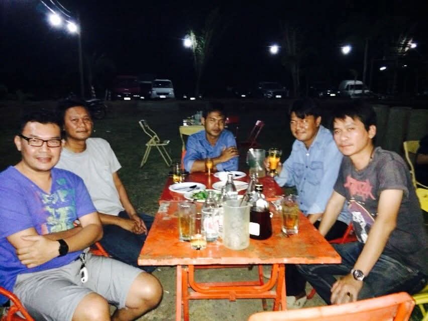The small farewell banquet for PP Fishing Park's regular customers, the night it closed