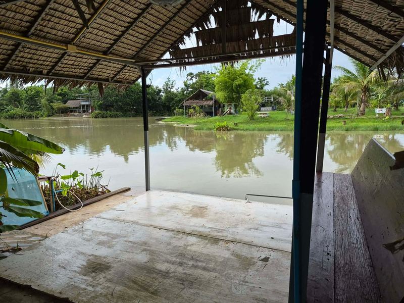 Small South hut at Buriram Monster Fishing Park